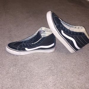 Black/white hi-top vans